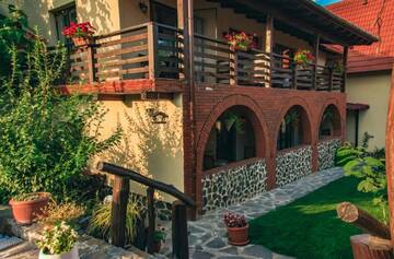 Фото номера Апартаменты с видом на сад Гостевой дом Casa Dives - Transylvania г. Pianu de Sus 6